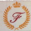 Set 2 prosoape baie personalizat prin broderie cu initiale si coroana pentru el si ea.