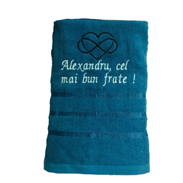 Prosop de baie brodat albastru personalizat prin broderie cu imagine si text