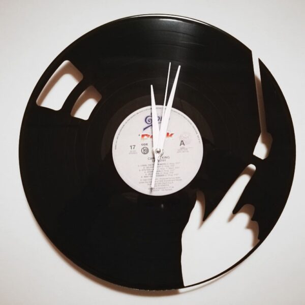 Ceas vinil model ” Mană „